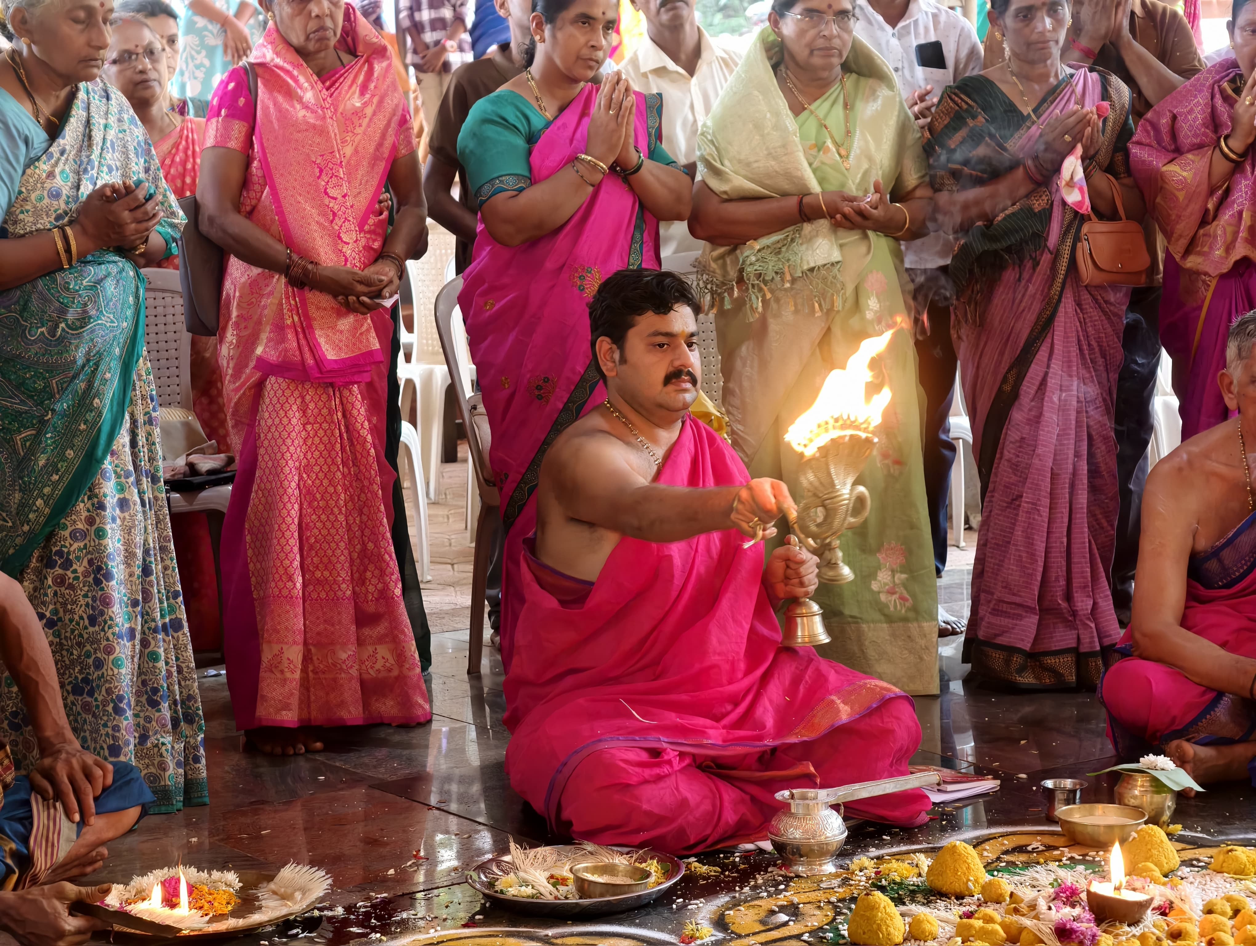 ಪಂಡಿತ್ ವಿದ್ಯೇಶರ ಧಾರ್ಮಿಕ ಕಾರ್ಯಕ್ರಮದ ಚಿತ್ರ 6