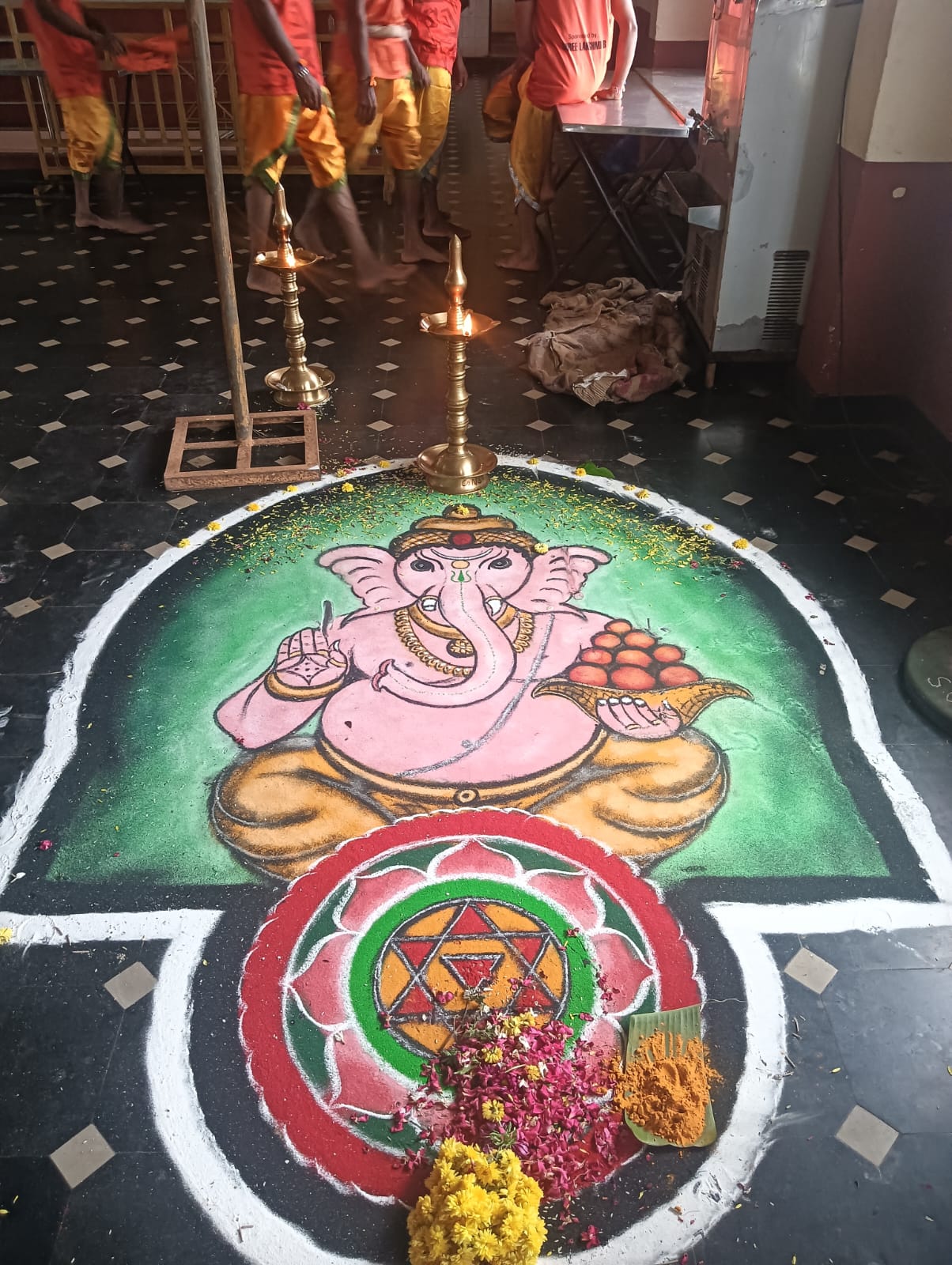 ಪಂಡಿತ್ ವಿದ್ಯೇಶರ ಧಾರ್ಮಿಕ ಕಾರ್ಯಕ್ರಮದ ಚಿತ್ರ 22